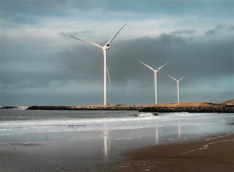 11 Myths About Renewable Energy Debunked – Canadian Essence
