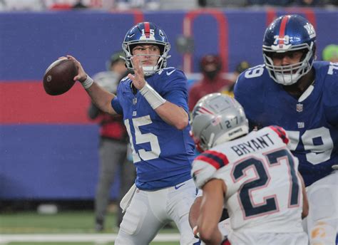 Tyrod Taylor returning to Giants as Tommy DeVito question looms