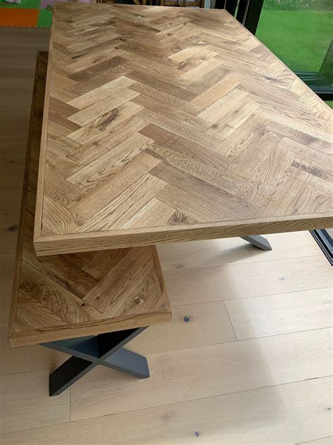 Houten salontafel - Perfect voor je interieur | Herringbone dining ...