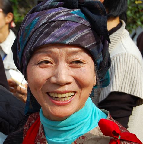 WOMEN 的图像结果