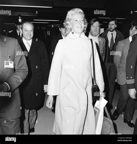 Frances Shand Kydd, mother of Lady Diana Spencer, recently engaged to ...