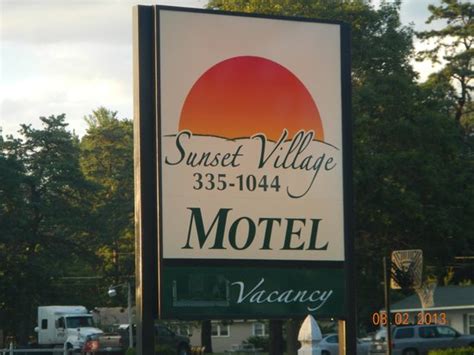 SUNSET VILLAGE MOTEL (Rochester) - Motel Reviews & Photos - Tripadvisor