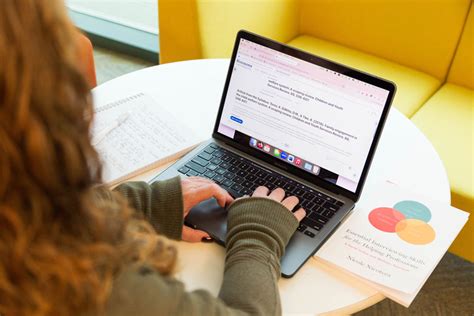 Finish Your Undergraduate Degree at Simmons | Simmons University