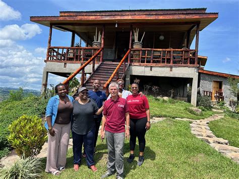 THE COFFEE LODGE AT CLARKE FARM (Kyenjojo) - Guesthouse Reviews ...