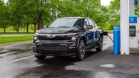 2024 Chevrolet Silverado EV Lease Deals Are Eye-Wateringly Expensive