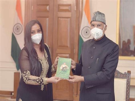 Namrata Gupta Khan meets President Kovind, presents book based on ...