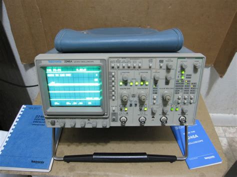 Tektronix 2246A 100MHz 4 Channel Oscilloscope With Operators and Using ...