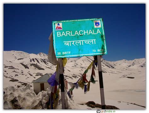 go2india.in : Barlachala pass on Manali to Leh by road