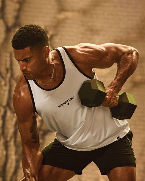 Under Armour Men's Sports Wear for Running, Training & More | Buy Now