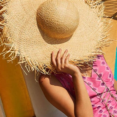 Oversized Straw Hats Like Samantha Jones' | LBB