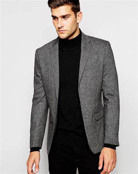 All black look and the jackets neutral color creates an intimidating ...