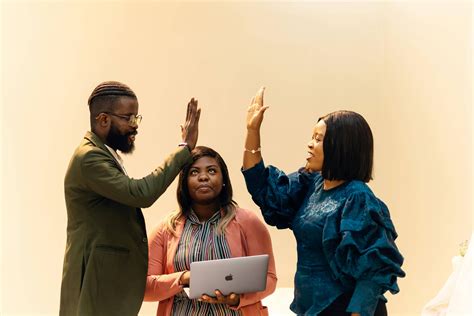 Simple Computer Shop 的图像结果