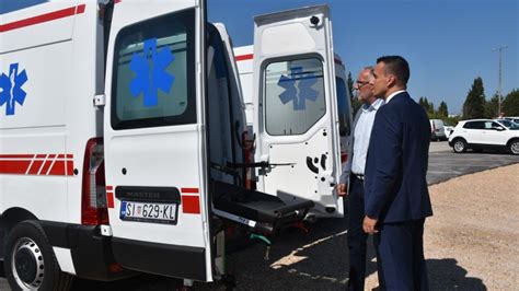 Zavodu za hitnu medicinu isporučena dva nova vozila, župan najavio da ...