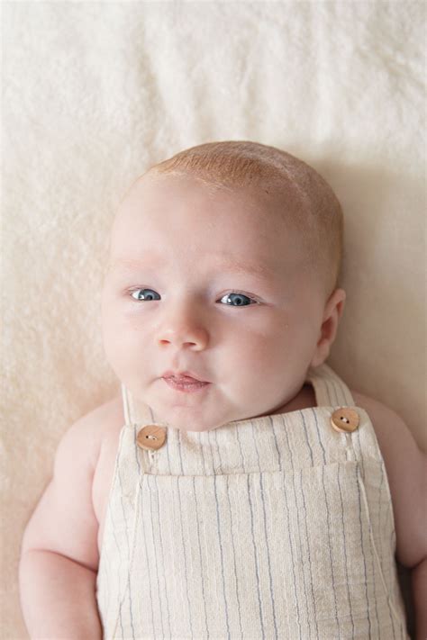 Infant vs Newborn - Photography by Davina