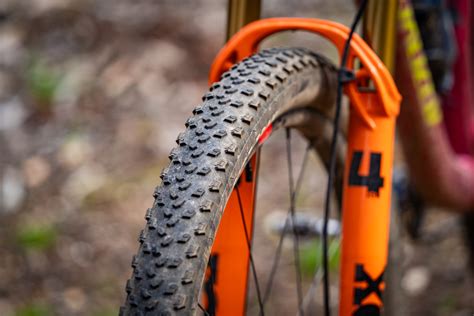 Review | Specialized Fast Trak & Air Trak Flex Lite T5/T7 Tyres - Flow Mountain Bike