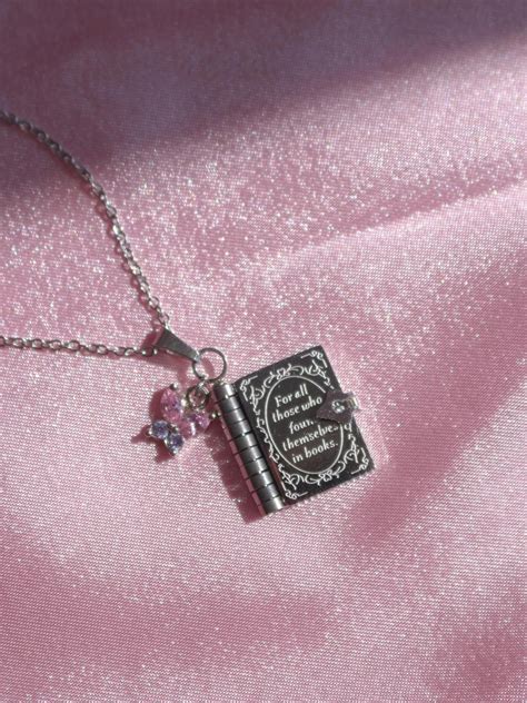 Rapunzel Constant as the Stars Above Book Necklace – Reorah - Reoriva LLC