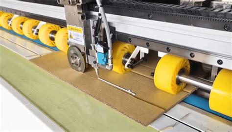How to Operate Reclining Box Making Machine 的图像结果