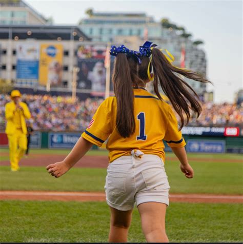 The Savannah Bananas Official Merchandise Site – Banana Ball