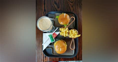 Burgers & Milkshakes Anyone?Drop By This Eatery In Indiranagar | LBB