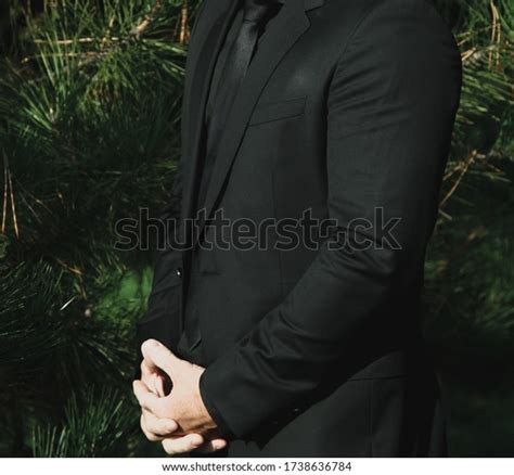 Strong Man Business Suit 的图像结果