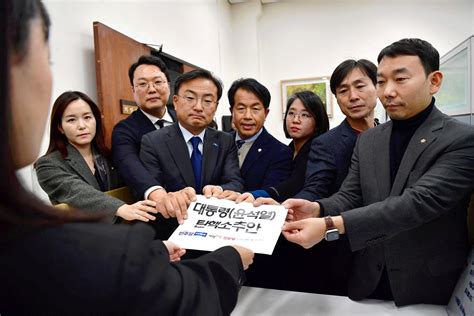 South Korea's special prosecutor seeks death penalty for ex-President Yoon over martial law bid