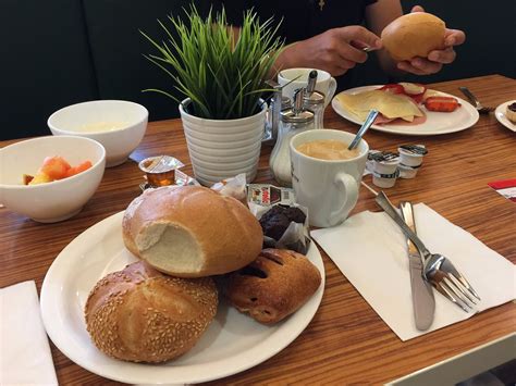 MEININGER HOTEL FRANKFURT/MAIN AIRPORT - Hotel Reviews, Photos, Rate ...