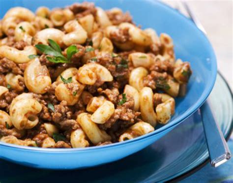 Coditos con Salsa de Tomate y Res | Maggi® Oficial