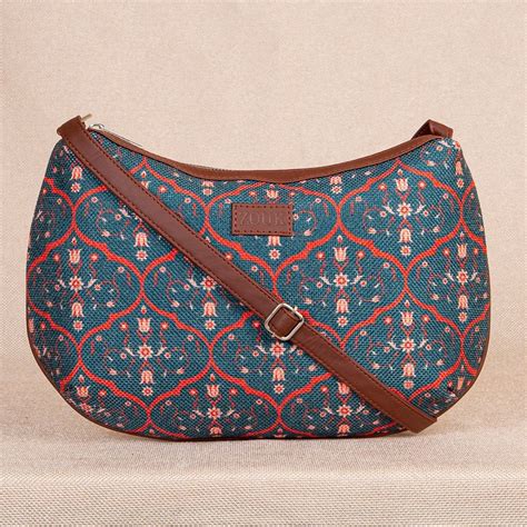 Sheesh Mahal Jaali Motif Structured Shoulder Bag – Zouk