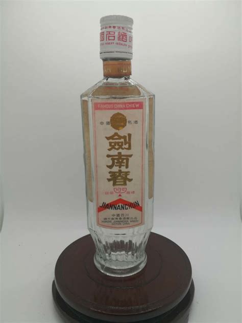 [原创]中国17大名酒目前最火的方瓶剑南春超品 价格表 中酒投 陈酒老酒出售平台