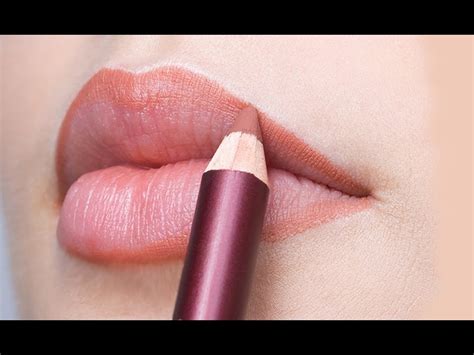 Lip Makeup Tutorial 的图像结果