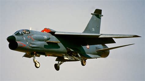 Vought (L.T.V.) F-8 Crusader — avionslegendaires.net