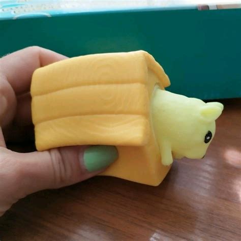 Mouse in Cheese squeeze toy – Happy Homes