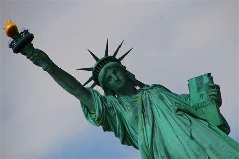 美国纽约自由女神像选择独立日重新对外开放(组图)-搜狐财经