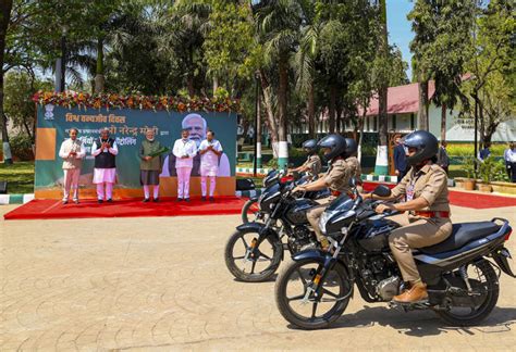 PM chairs wildlife board meet, announces conservation plans, lion ...