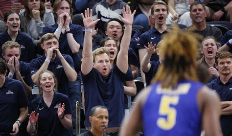 Watch: Delta Center crowd reacts to Oakland’s upset win over Kentucky ...