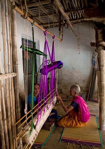 NATIONAL HANDLOOM DAY: WEAVING PAST TO THE FUTURE