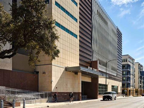 Bexar County Nueva Parking Garage - Joeris General Contractors
