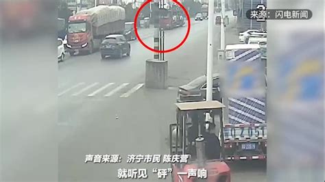 货车自燃，近70位山东大汉用光30多个灭火器帮扑救_凤凰网视频_凤凰网
