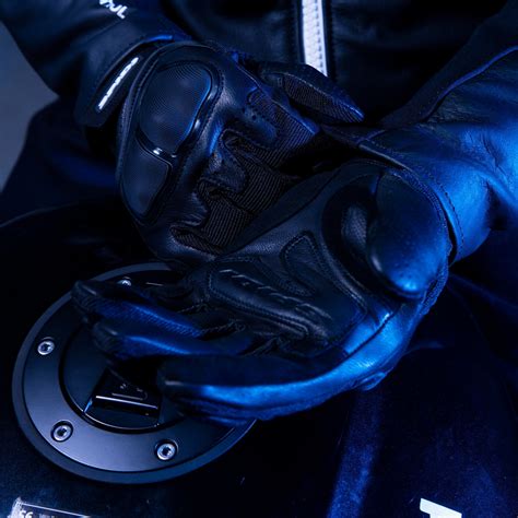 Top 5 Motorcycle Gloves Under ₹5,000 for Indian Roads – ReiseMoto