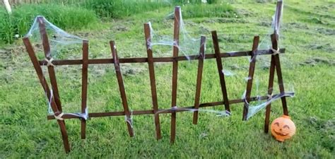 halloween diy fence