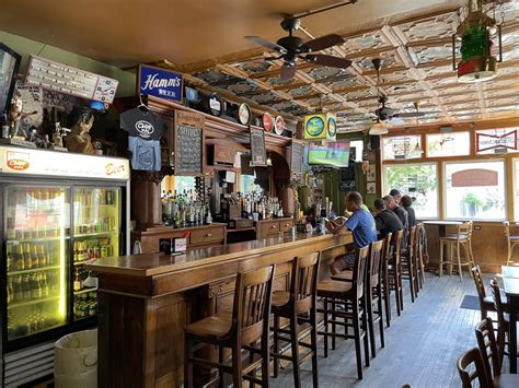 Richard's Bar Review - Scoundrel's Field Guide