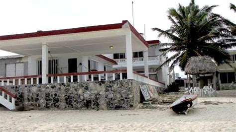 SAND CASTLE INN (Chelem) - B&B Reviews, Photos, Rate Comparison ...