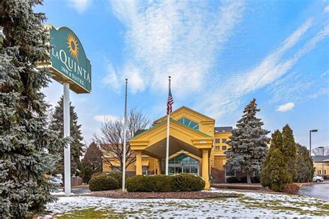 LA QUINTA INN & SUITES BY WYNDHAM APPLETON COLLEGE AVENUE - Hotel ...