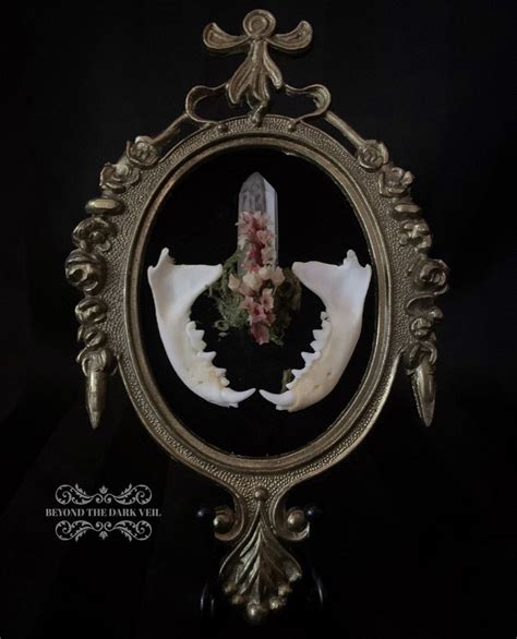 Pyrography On Bone 的图像结果