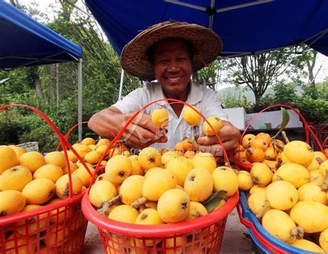 浙江台州：便民疏导点助农产品销售-人民图片网