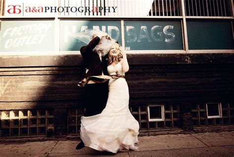 Windy Day Bride 的图像结果