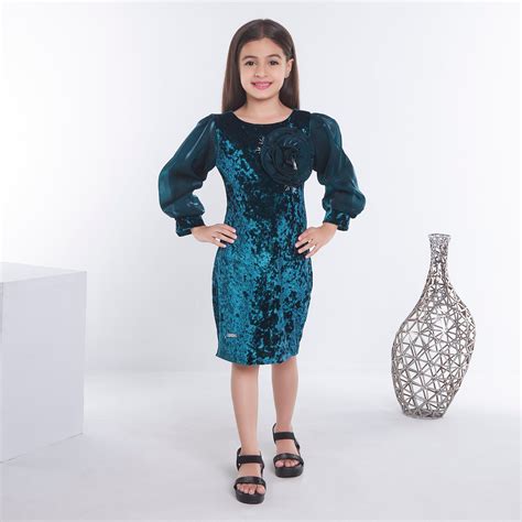 Buy Ministitch solid velvet with tissue flower embellished puffed ...