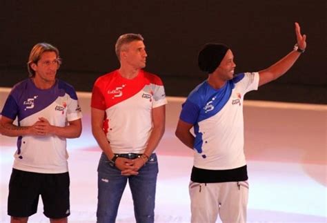 Premier Futsal 2016: Giggs' Mumbai and Crespo's Kolkata start ...