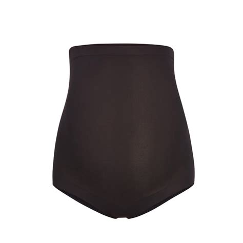 Skims Shapewear Where to Buy 的图像结果