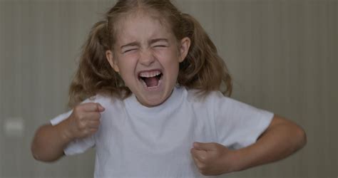 Kid Screaming MP3 Download 的图像结果